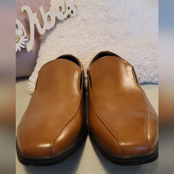 New, never worn dress shoes - Picture 7 of 8